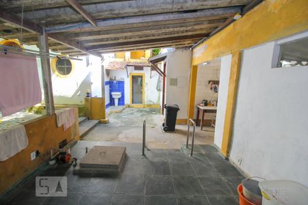 Casa à venda com 340m², 5 quartos e 4 vagas Casa à venda com 340m², 5 quartos e 4 vagasÁrea de Serviço