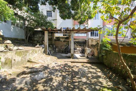 Casa à venda com 340m², 5 quartos e 4 vagas Casa à venda com 340m², 5 quartos e 4 vagasÁrea Externa