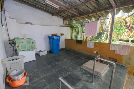 Casa à venda com 340m², 5 quartos e 4 vagas Casa à venda com 340m², 5 quartos e 4 vagasÁrea de Serviço