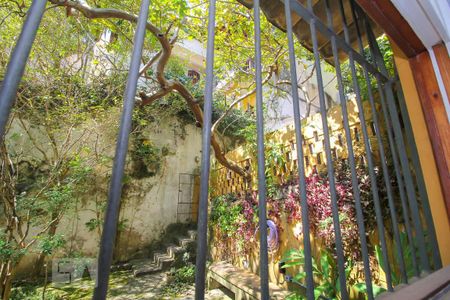 Casa à venda com 340m², 5 quartos e 4 vagas Casa à venda com 340m², 5 quartos e 4 vagasVista do Quarto 5