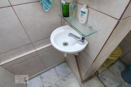 Casa à venda com 340m², 5 quartos e 4 vagas Casa à venda com 340m², 5 quartos e 4 vagasBanheiro de Serviço