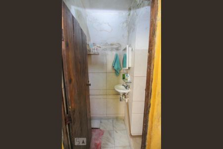 Casa à venda com 340m², 5 quartos e 4 vagas Casa à venda com 340m², 5 quartos e 4 vagasBanheiro de Serviço