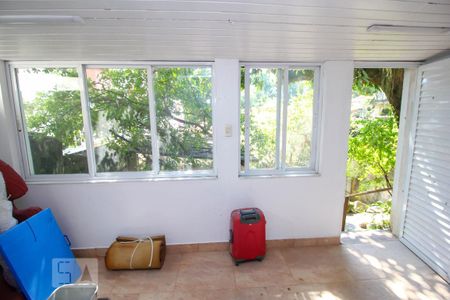 Casa à venda com 340m², 5 quartos e 4 vagas Casa à venda com 340m², 5 quartos e 4 vagasEdícula 2