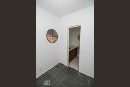 Casa à venda com 340m², 5 quartos e 4 vagas Casa à venda com 340m², 5 quartos e 4 vagasSaleta