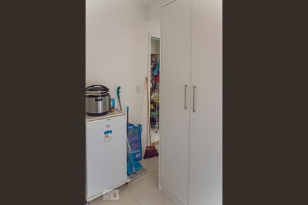 Apartamento à venda com 157m², 3 quartos e 2 vagas Apartamento à venda com 157m², 3 quartos e 2 vagasQuarto de Serviço / Escritório