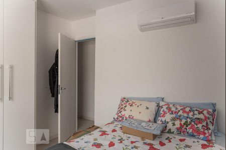 Apartamento à venda com 157m², 3 quartos e 2 vagas Apartamento à venda com 157m², 3 quartos e 2 vagasQuarto 1