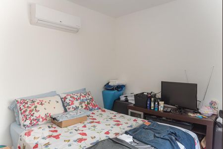 Apartamento à venda com 157m², 3 quartos e 2 vagas Apartamento à venda com 157m², 3 quartos e 2 vagasQuarto 1