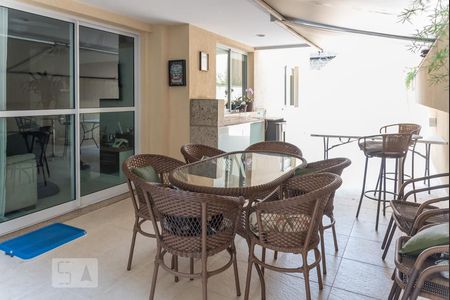 Apartamento à venda com 157m², 3 quartos e 2 vagas Apartamento à venda com 157m², 3 quartos e 2 vagasÁrea Externa - Varanda Gourmet