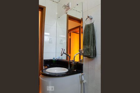 Casa à venda com 290m², 4 quartos e 1 vagaBanheiro