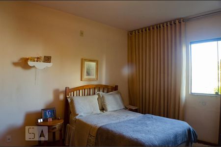 Casa à venda com 290m², 4 quartos e 1 vagaSuíte