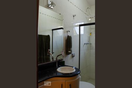 Casa à venda com 290m², 4 quartos e 1 vagaBanheiro