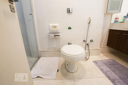 Apartamento à venda com 141m², 3 quartos e 2 vagasBanheiro social