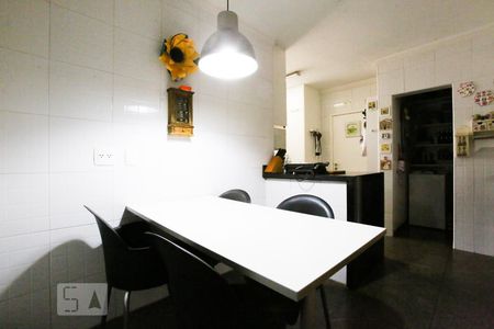 Apartamento à venda com 141m², 3 quartos e 2 vagasCopa