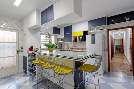 Casa à venda com 337m², 5 quartos e 2 vagas Casa à venda com 337m², 5 quartos e 2 vagasCozinha