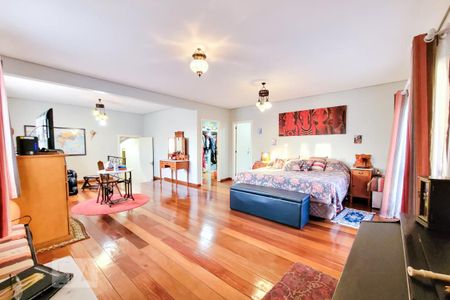 Casa à venda com 490m², 4 quartos e 4 vagas Casa à venda com 490m², 4 quartos e 4 vagassuíte 3