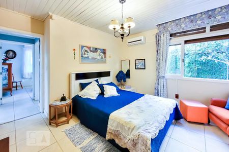 Casa à venda com 490m², 4 quartos e 4 vagas Casa à venda com 490m², 4 quartos e 4 vagassuíte 1