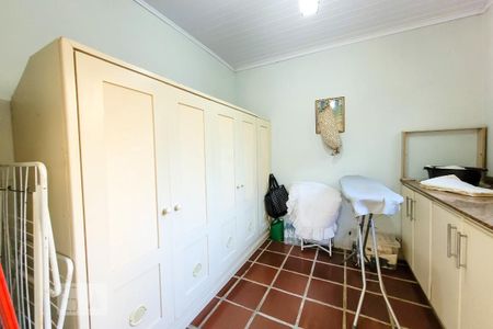 Casa à venda com 490m², 4 quartos e 4 vagas Casa à venda com 490m², 4 quartos e 4 vagasQuarto de Serviço