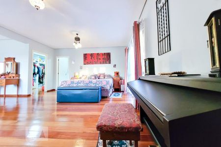 Casa à venda com 490m², 4 quartos e 4 vagas Casa à venda com 490m², 4 quartos e 4 vagassuíte 3