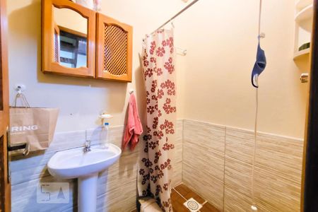 Casa à venda com 490m², 4 quartos e 4 vagas Casa à venda com 490m², 4 quartos e 4 vagasBanheiro de Serviço