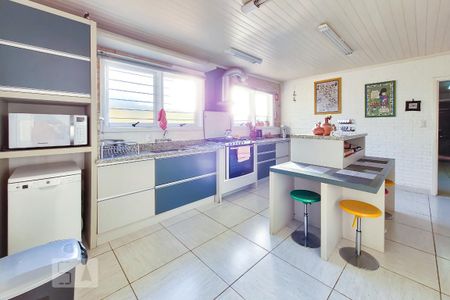 Casa à venda com 490m², 4 quartos e 4 vagas Casa à venda com 490m², 4 quartos e 4 vagasCozinha