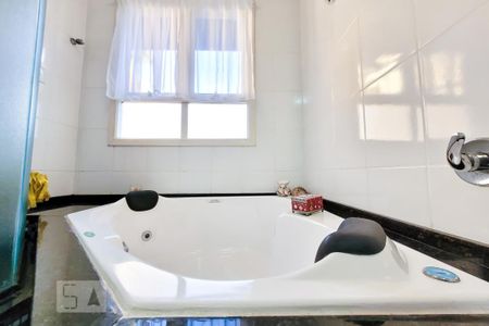 Casa à venda com 490m², 4 quartos e 4 vagas Casa à venda com 490m², 4 quartos e 4 vagassuíte 3