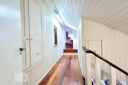 Casa à venda com 490m², 4 quartos e 4 vagas Casa à venda com 490m², 4 quartos e 4 vagassuíte 2