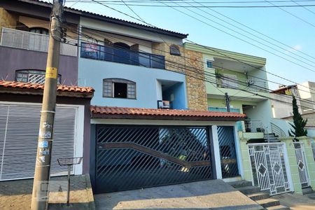 Casa para alugar com 224m², 3 quartos e 5 vagasFachada