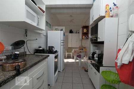 Apartamento à venda com 75m², 3 quartos e sem vagaCozinha