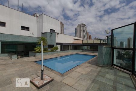 Apartamento à venda com 270m², 4 quartos e 4 vagas Apartamento à venda com 270m², 4 quartos e 4 vagasÁrea comum - Piscina