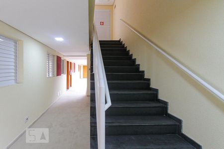 Apartamento à venda com 34m², 2 quartos e 1 vagaCorredor e escada