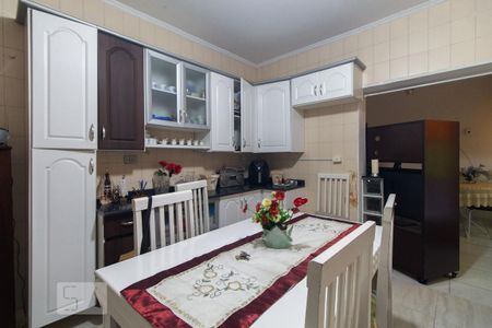 Casa à venda com 125m², 2 quartos e 2 vagas Casa à venda com 125m², 2 quartos e 2 vagasCozinha