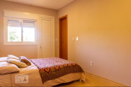 Suíte 1 de apartamento para alugar com 2 quartos, 82m² em Passo da Areia, Porto Alegre