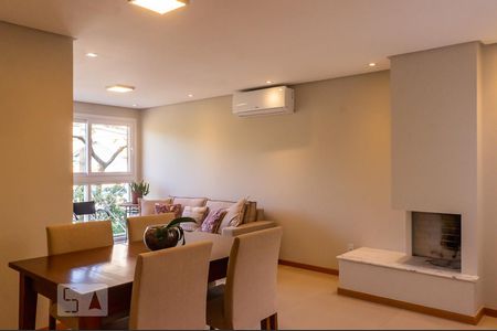Sala de apartamento para alugar com 2 quartos, 82m² em Passo da Areia, Porto Alegre