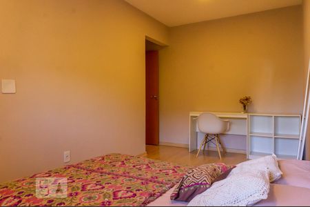 Suíte 1 de apartamento para alugar com 2 quartos, 82m² em Passo da Areia, Porto Alegre