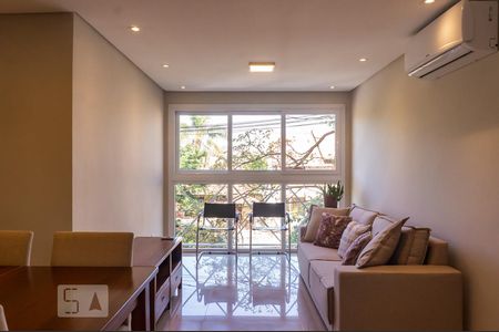 Sala de apartamento para alugar com 2 quartos, 82m² em Passo da Areia, Porto Alegre