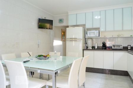 Casa à venda com 180m², 2 quartos e 2 vagasCozinha