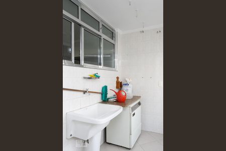 Apartamento à venda com 200m², 4 quartos e 2 vagas Apartamento à venda com 200m², 4 quartos e 2 vagasÁrea de Serviço