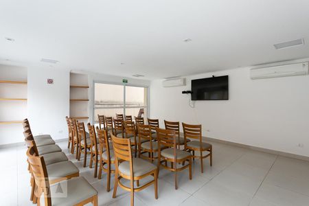 Apartamento à venda com 200m², 4 quartos e 2 vagas Apartamento à venda com 200m², 4 quartos e 2 vagasÁrea comum - Salão de festas