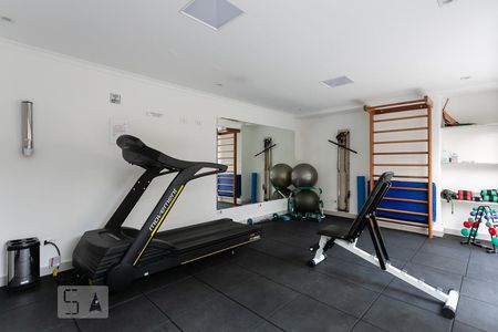 Apartamento à venda com 200m², 4 quartos e 2 vagas Apartamento à venda com 200m², 4 quartos e 2 vagasÁrea comum - Academia