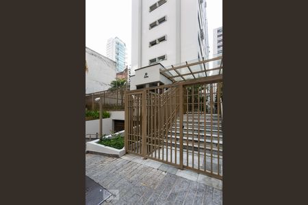 Apartamento à venda com 200m², 4 quartos e 2 vagas Apartamento à venda com 200m², 4 quartos e 2 vagasFachada