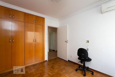 Apartamento à venda com 200m², 4 quartos e 2 vagas Apartamento à venda com 200m², 4 quartos e 2 vagasSuíte 1