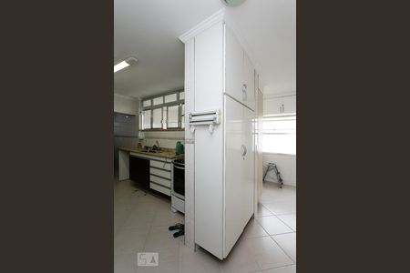 Apartamento à venda com 200m², 4 quartos e 2 vagas Apartamento à venda com 200m², 4 quartos e 2 vagasCozinha