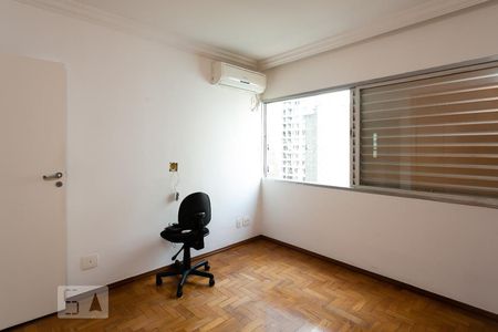 Apartamento à venda com 200m², 4 quartos e 2 vagas Apartamento à venda com 200m², 4 quartos e 2 vagasSuíte 1