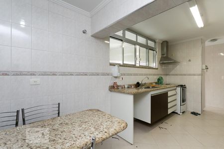 Apartamento à venda com 200m², 4 quartos e 2 vagas Apartamento à venda com 200m², 4 quartos e 2 vagasCozinha