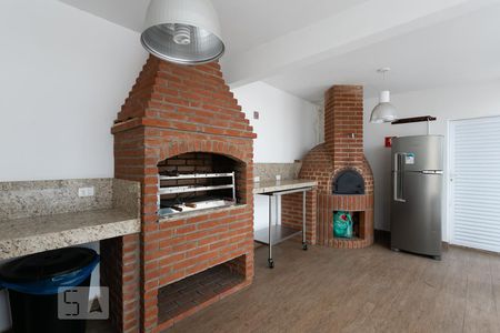 Apartamento à venda com 200m², 4 quartos e 2 vagas Apartamento à venda com 200m², 4 quartos e 2 vagasÁrea comum - Churrasqueira