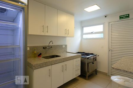 Apartamento à venda com 200m², 4 quartos e 2 vagas Apartamento à venda com 200m², 4 quartos e 2 vagasÁrea comum - Salão de festas