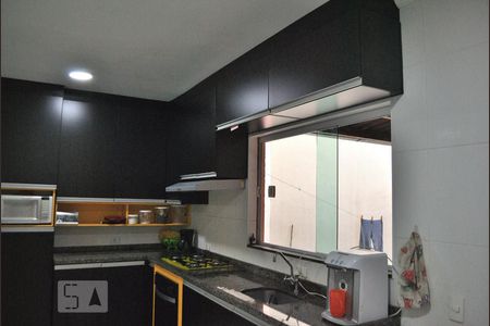 Casa à venda com 130m², 2 quartos e 3 vagasCozinha - Armários