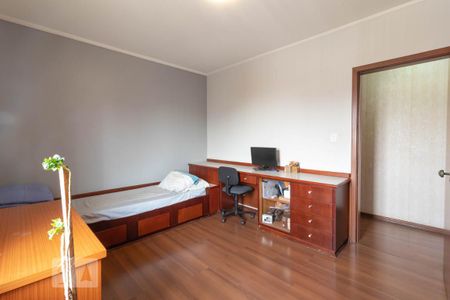 Casa à venda com 130m², 5 quartos e 4 vagas Casa à venda com 130m², 5 quartos e 4 vagasQuarto 2