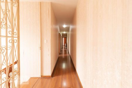 Casa à venda com 130m², 5 quartos e 4 vagas Casa à venda com 130m², 5 quartos e 4 vagasCorredor - Quartos