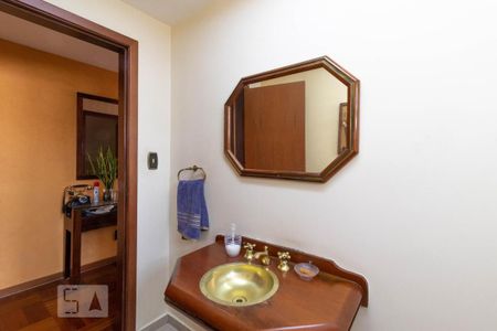 Casa à venda com 130m², 5 quartos e 4 vagas Casa à venda com 130m², 5 quartos e 4 vagasLavabo